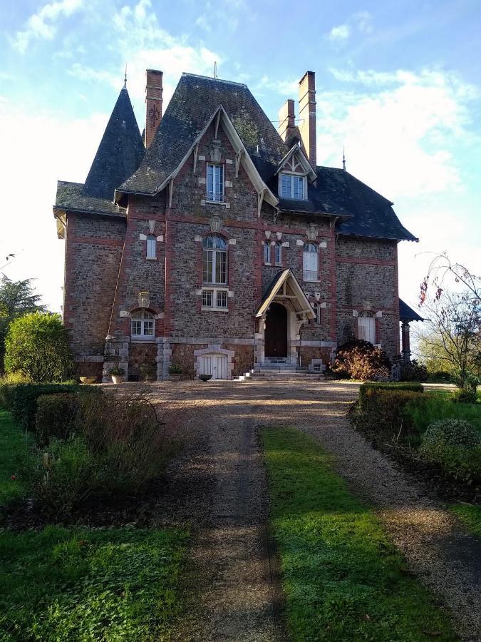 Le Manoir Des Rochers Bouere Exterior foto